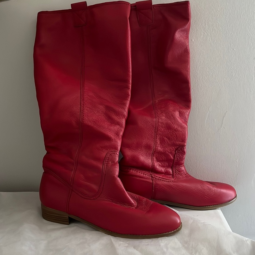 Bright red Lumiani boots. Comfortable! Barely worn. Like new! Smoke/animal free.